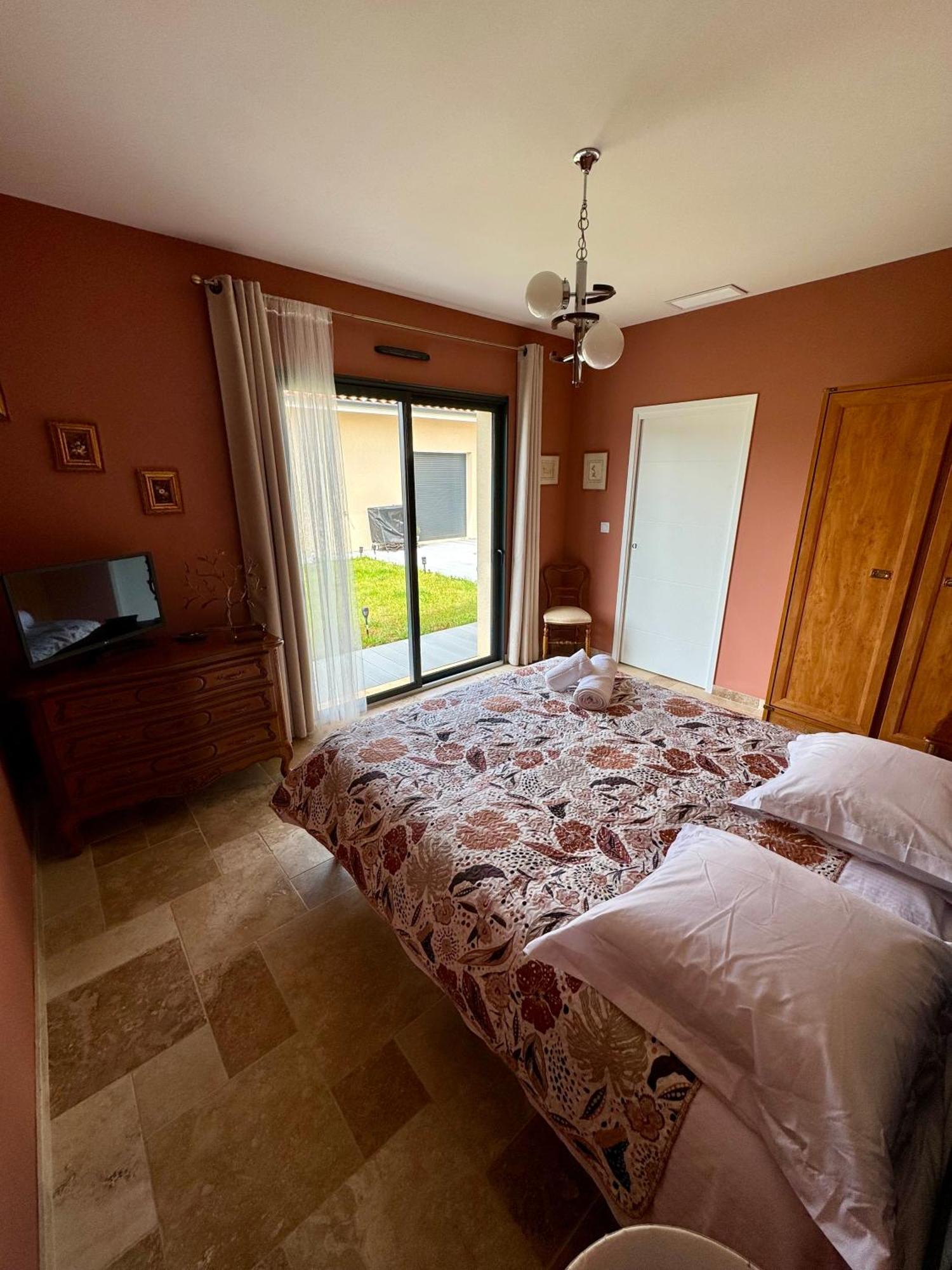 Aux Oliviers D'Artur Hotel Tour-de-Faure Kültér fotó